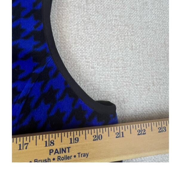 Susan Graver Women’s Large Black/Blue Chevron Fleece Zip-Front Vest Layering - Picture 5 of 6